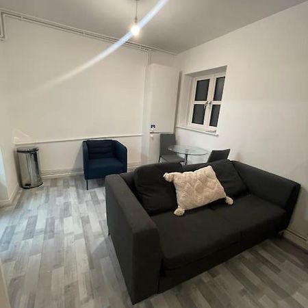 Lovely Spacious Entire 1 Bedroom Apartment - New Management London Exteriör bild